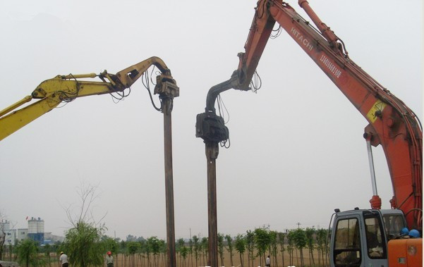 挖掘機(jī)打樁臂、打樁臂、打樁錘、挖掘機(jī)打樁臂廠家